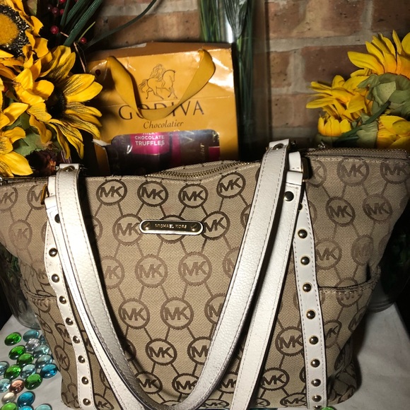 Michael Kors Bag - Picture 2 of 8